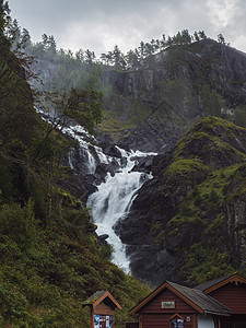 Latefos或Latefossen 和纪念商店小屋沿挪威奥达霍尔达兰县13号公路图片