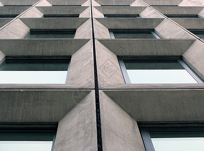 20世纪60年代现代主义者残暴主义建筑的外表上的几何角水泥窗视线 其视角碎片化玻璃建筑学材料办公室积木窗户摩天大楼作品城市图片