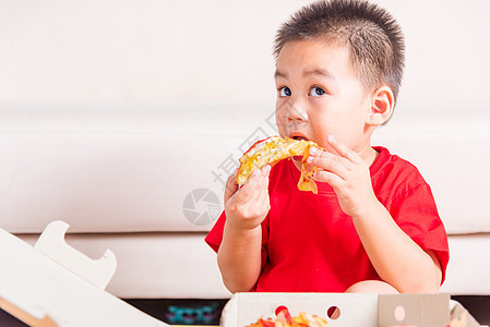 享受饮食的幼小儿幸福孩子女孩小吃餐厅乐趣咖啡店食物午餐童年图片