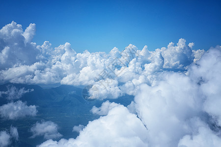 蓝色天空和大云图片
