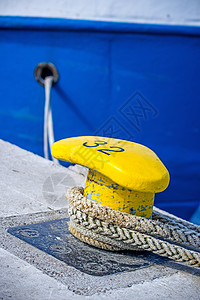 拖拖网渔船的锚泊线护柱港口黄色圆圈蓝色安全码头海洋船运航海图片
