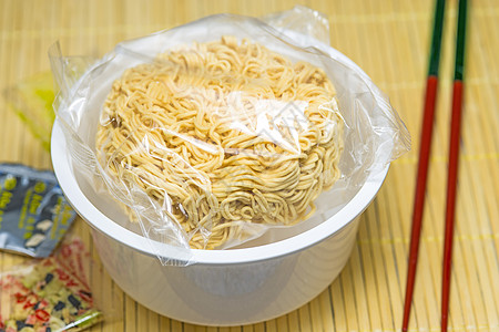 中国即时面汤蔬菜食物厨房烹饪塑料熟食筷子香料白色小吃图片