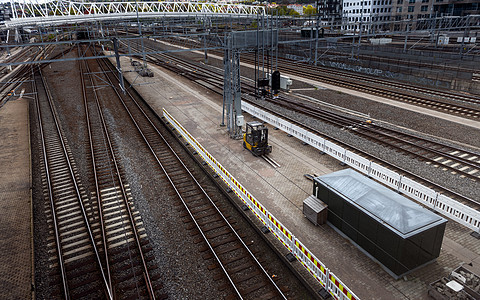 上面的火车站地面平行线运输小路旅行火车路线金属工业铁路图片