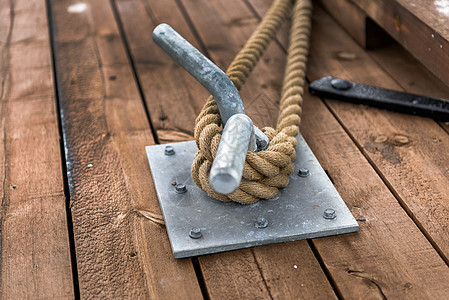 木栅栏闭合照片乡村游艇码头甲板地面木工木头棕色木材绳索图片
