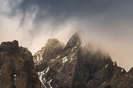 景色山地景观拍摄石头高山风景旅游悬崖远景岩石首脑顶峰地质学图片