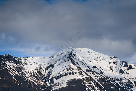 景色山地景观拍摄风景远足火山顶峰悬崖首脑高山旅游多云天空图片