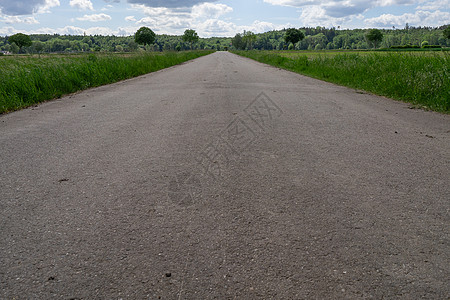 一条通向距离的公路 离开和远走长途图片