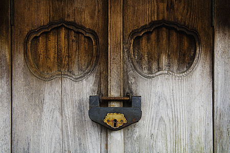 气象 Wood Door和旧锁风霜视图建筑门锁锁定寺庙浅草建筑学风化特写图片