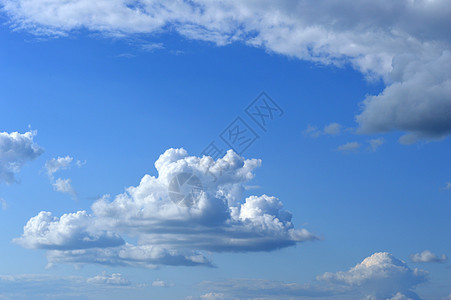 美丽的夏月天空蓝色天气空气阳光多云白色天堂图片