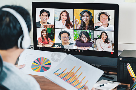 对亚洲商务人士通过vi工作和在线会议进行工作与会晤的回顾电脑班级疾病讨论男性研讨会微笑视频影响者社交图片