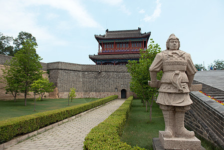 蓝天下中国传统建筑 蓝色天空下雕像建筑学遗产寺庙地标花园小路城市旅游警卫图片