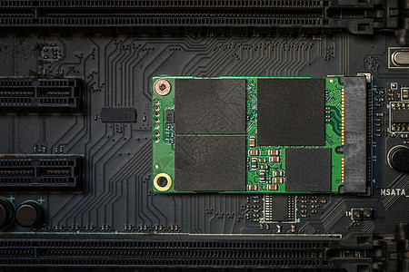 在主机上高速 Ssd 驱动器绿色硬件母板芯片贮存驾驶速度电子技术电路图片