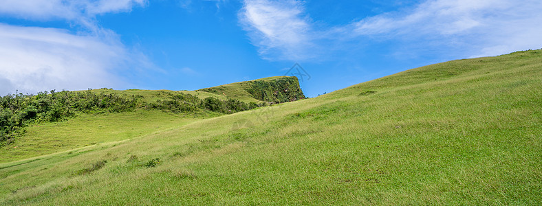 美丽的草原 川川谷 高林山的草原踪迹广告种植园公吨森林晴天农田顶峰场地爬坡图片