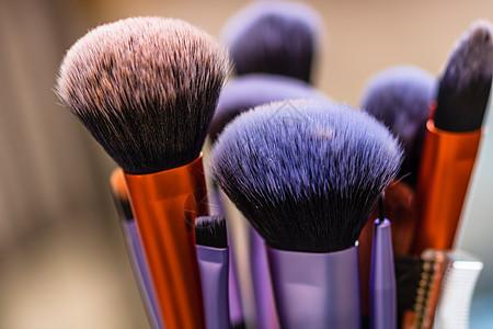 清洁和肮脏的专业化妆品刷子被隔离皮肤化妆刷收藏画笔工具成套腮红职业阴影魅力图片