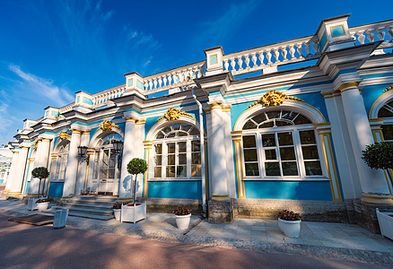 俄罗斯圣彼得堡附近的萨尔科耶塞洛宫殿雕塑历史天空花园艺术建筑地标金子古董蓝色图片