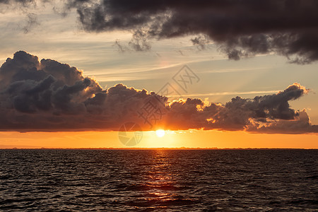 伯利兹海岸的美丽夕阳落日落图片