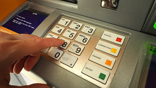 自动取款机和特写手按钮屏幕出纳员机器银行业钱包密码男人款机代码图片