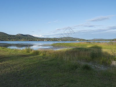在瑞典地区的市的湖上漫游 夏日阳光明媚 蓝天背景码头小城市旅行黄金港口小城晴天村庄时段营地图片