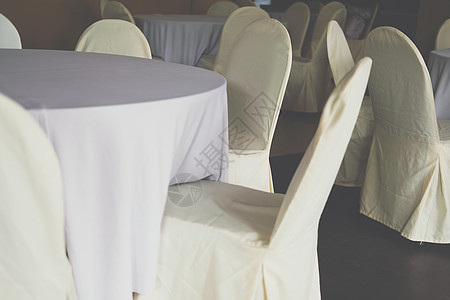 餐桌餐饮服务餐桌椅安排 晚宴服务椅子酒店派对桌子用餐大厅餐厅婚礼庆典图片