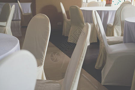 餐桌餐饮服务餐桌椅安排 晚宴服务大厅用餐餐厅酒店桌子派对庆典椅子婚礼背景图片