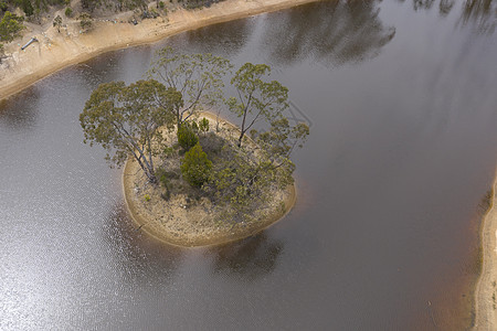 澳大利亚地区干旱影响水库的鸟瞰图树木植物风景支撑木头林地衬套绿色森林环境图片
