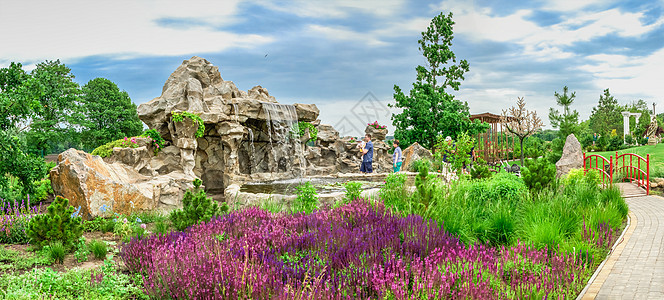 乌克兰伏洛达卡村岛花坛旅游花朵绿地胡同公园小路娱乐凉亭植物园图片