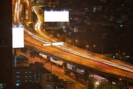 户外广告海报或空白的顶版广告牌空白展示蓝色商业曲线城市建筑景观市中心横幅运输图片