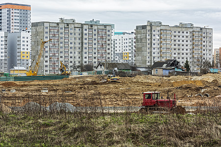 在拆除工地建造一个新的微型区 建新小区图片