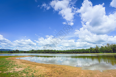 泰国Sa Kaeo的Klong Sai水库景色美丽多云旅游旅行热带天空绿色蓝色气候空赛图片