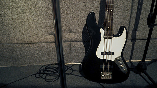 音室制作的Bass吉他生产三脚架麦克风房间记录乐队仪器木板音乐吸收图片