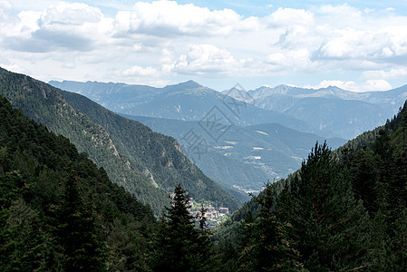 安道尔比利牛斯山 拉马萨纳山 佩德罗萨山区全景石头岩石荒野天空高度旅行顶峰远足公园图片