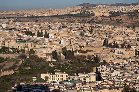 摩洛哥城市风景与梅迪娜相伴 中间是阳光明媚的山丘旅行尖塔全景景观房子旅游图片