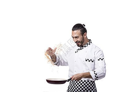 有趣的男性厨师在白色背景上被孤立工作盘子煎锅职业围裙桌子男人午餐丈夫食物图片
