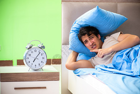 人睡眠有问题失眠苏醒说谎卧室小憩疾病警报枕头唤醒压力图片