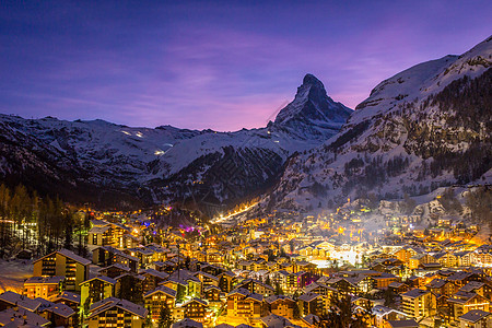 Zermatt镇和Myorhon山冬季之夜 瑞士阿尔卑斯山 瑞士图片