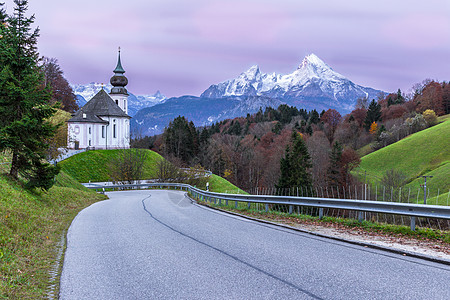 Maria Gern教堂和Watzmann山峰背景德国巴伐利亚图片