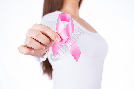 女性胸腔上的乳腺癌认知带 隔绝在白种背景之外 医疗 宣传保健等广告概念 您可获取有关乳癌的更多信息 请访问InfoFinland图片