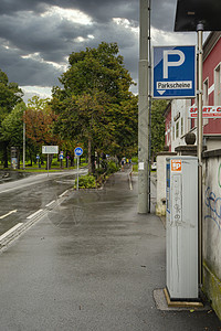 格拉茨的泊车支付机金属女士机器公园顾客街道民众交通展示运输图片