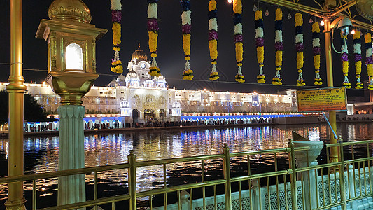 金庙或或 锡克教宗教卓越的神圣精神朝圣地 阿姆利则 旁遮普邦 印度 南亚太地区 2020 年 10 月历史游客传统桥梁反射目的地图片