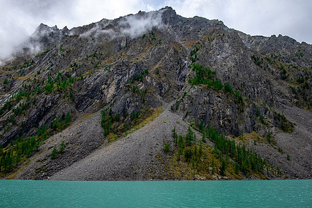 俄罗斯野生自然的美丽 俄国的美丽顶峰草地旅行森林高山公园蓝色国家晴天反射图片