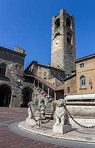 意大利贝加莫贝尔塔天空正方形石头广场建筑街道钟声历史性遗产旅行图片