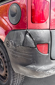 身体损伤保险碰撞画家工作服务油漆金属废料发动机车辆图片
