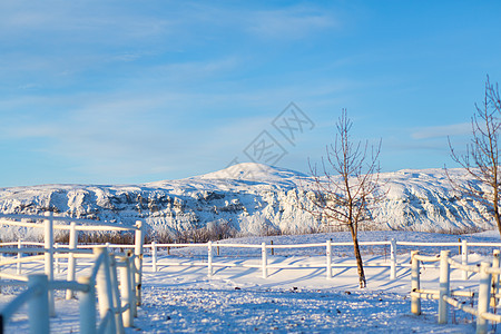 冰岛冬季令人难以置信的山地景观 雪中的山 大空间 冬季自然之美环境日落气候风景季节旅行冰川日出冒险岩石图片