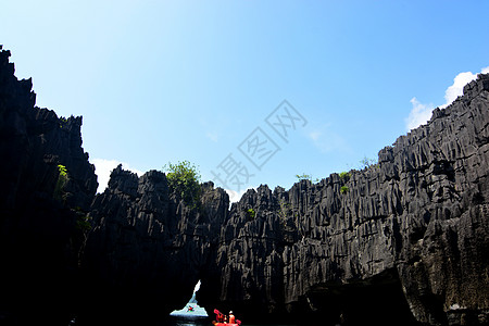 石岩城堡国家风景旅行公园石头人群救生衣生活分区游客图片