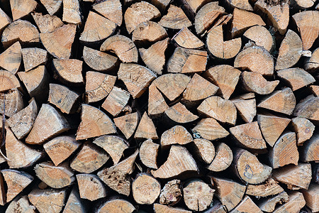 特写大堆被砍碎的木材活力材料燃料乡村森林硬木柴堆木头日志图片