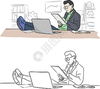 商务人士使用平板电脑和笔记本电脑 在标签上加上脚图片