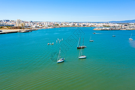 葡萄牙阿尔加韦的Portimao市空中景象景观游艇海滩海洋沿海建筑海岸码头建筑学假期图片