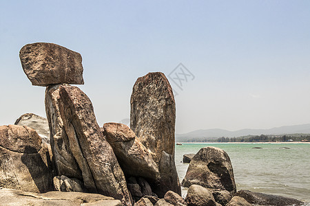 印度果阿的阿贡达海滩Bizzare岩层图片