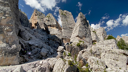 意大利阿尔卑斯山 五塔山峰洞穴森林石灰石石材巅峰国家远足旅游文化侵蚀图片