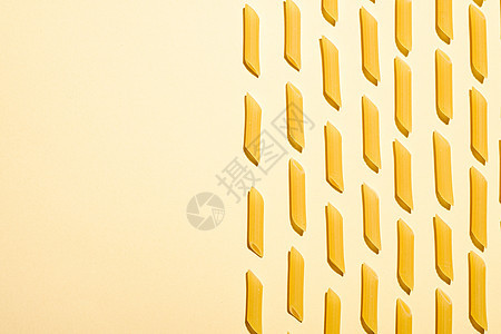 意大利意面 黄色的原薄粉管通心粉模式管子小麦烹饪营养极简食物饮食午餐美食白色图片